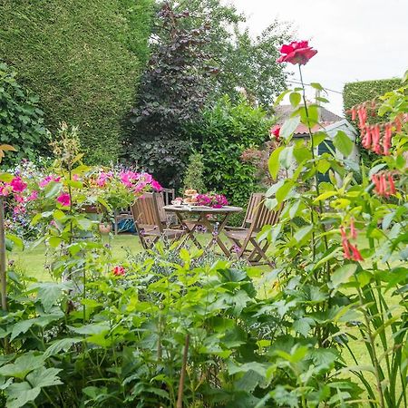 Crofters Guest House Уитни Экстерьер фото