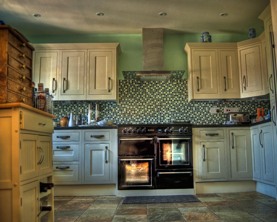 Crofters Guest House Уитни Экстерьер фото