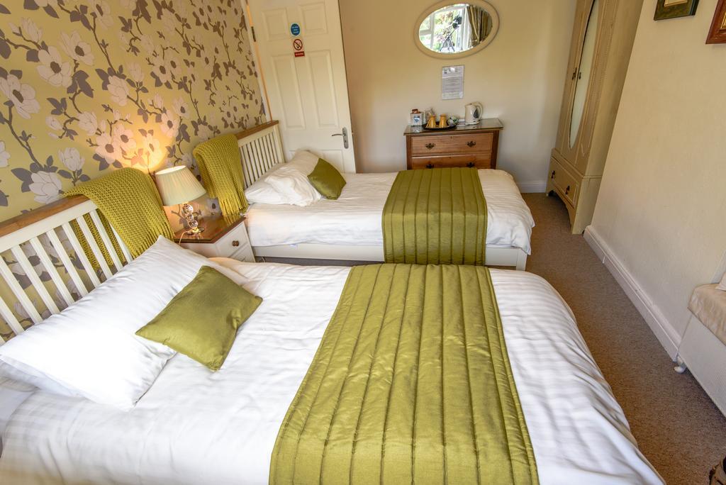 Crofters Guest House Уитни Экстерьер фото