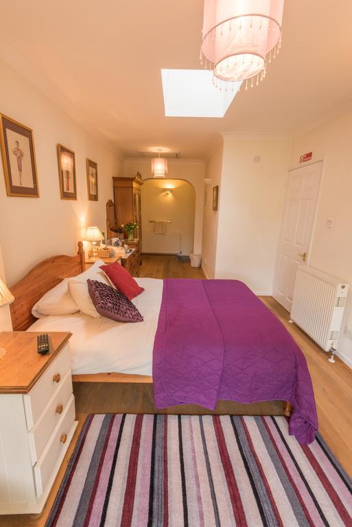 Crofters Guest House Уитни Экстерьер фото